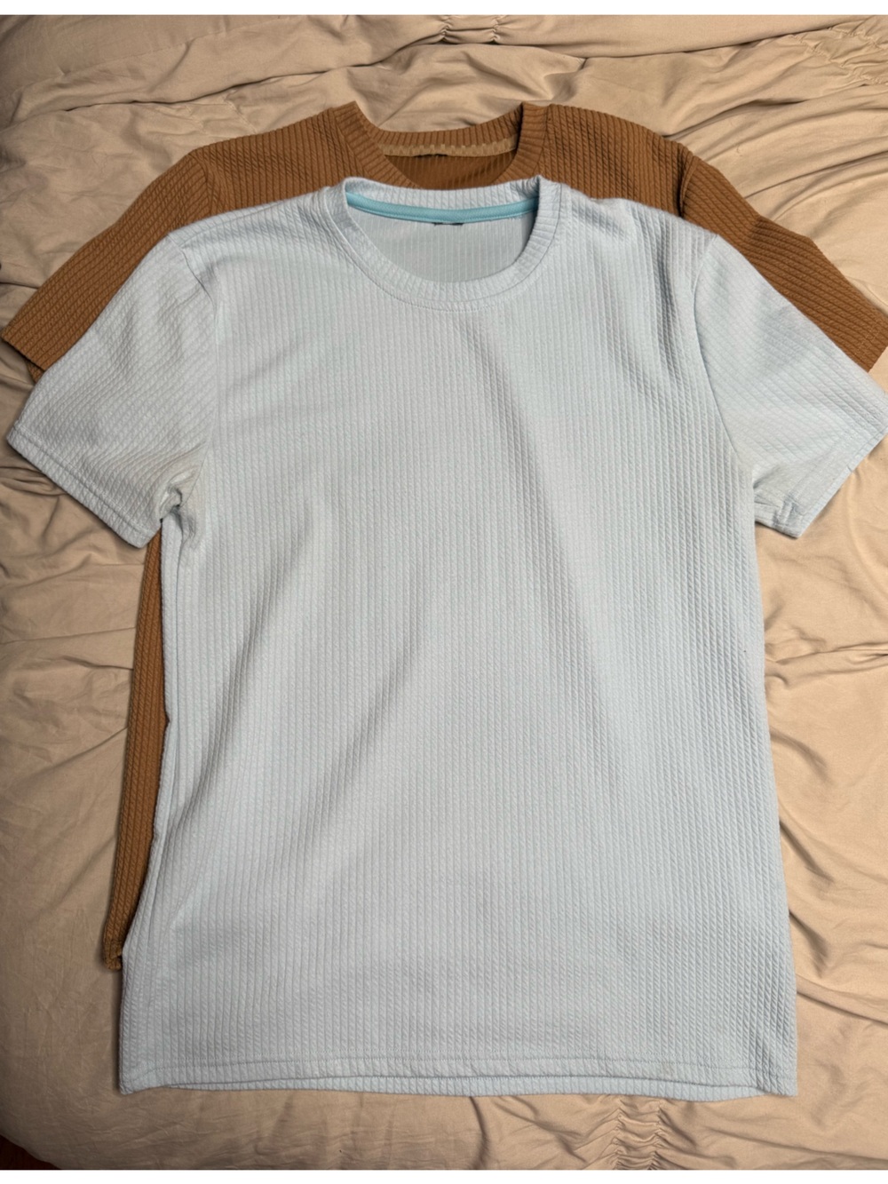 Set of 2 Men’s Crewneck Waffle Knit T-Shirts - Light Blue & Brown.